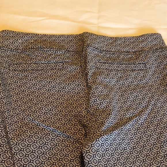 Eliane Rose Stretchy Preppy Classic Navy Blue & White Cropped Pants 8 - Picture 11 of 11